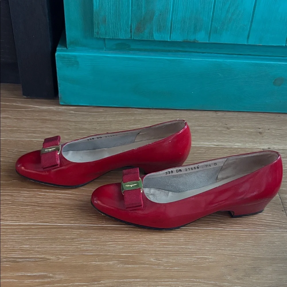 Salvatore Ferragamo Red Heels with Gold Accent - Picture 5 of 8